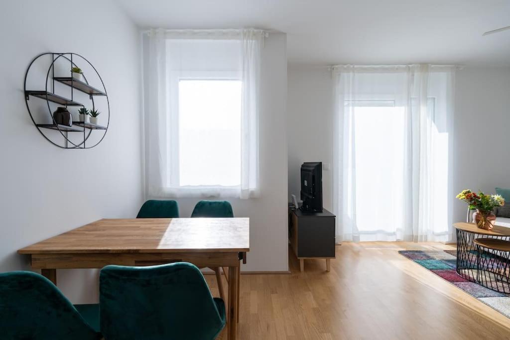 Hm • Sleek 1Br Home With Balcony Βιέννη Εξωτερικό φωτογραφία