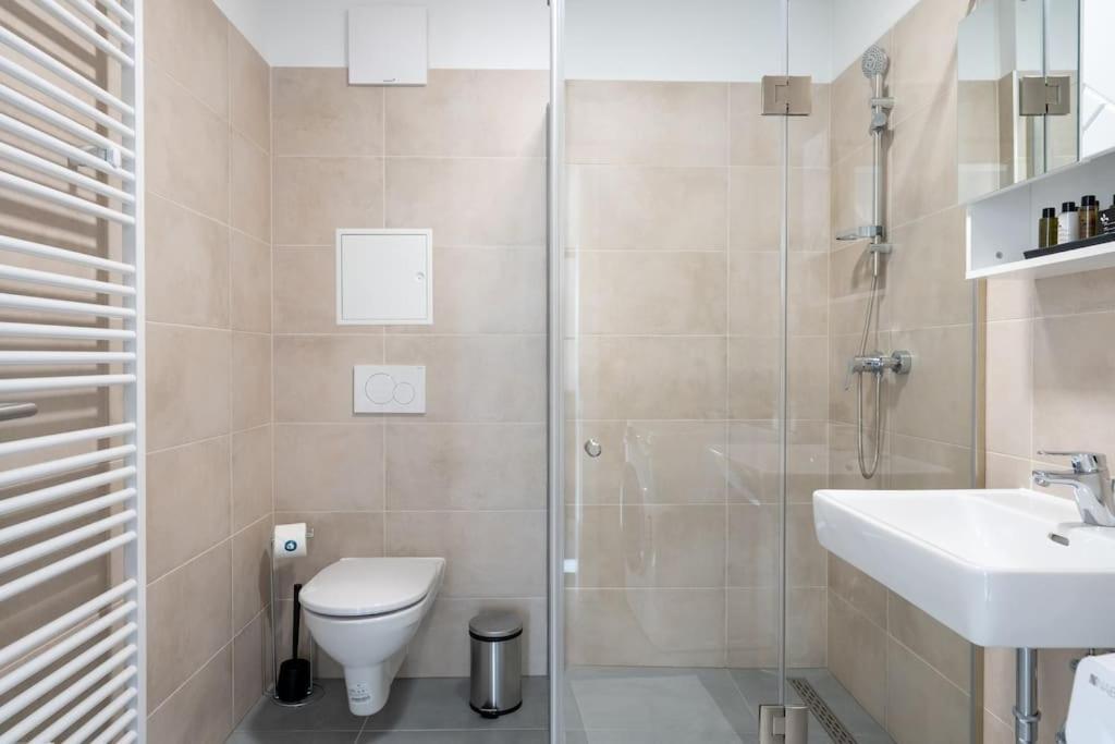 Hm • Sleek 1Br Home With Balcony Βιέννη Εξωτερικό φωτογραφία
