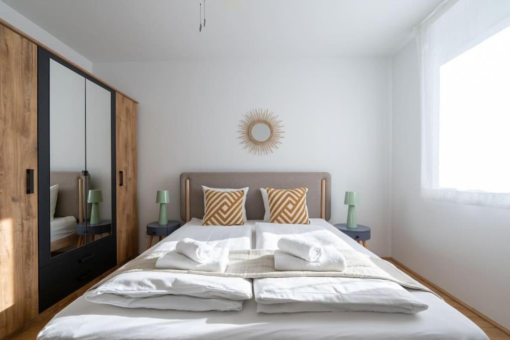 Hm • Sleek 1Br Home With Balcony Βιέννη Εξωτερικό φωτογραφία