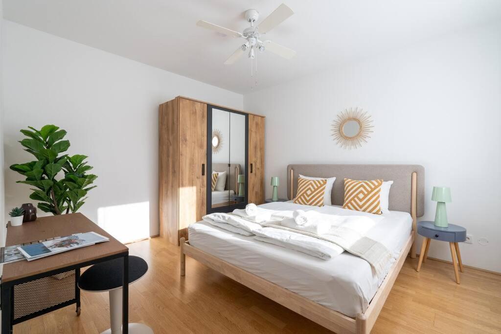 Hm • Sleek 1Br Home With Balcony Βιέννη Εξωτερικό φωτογραφία
