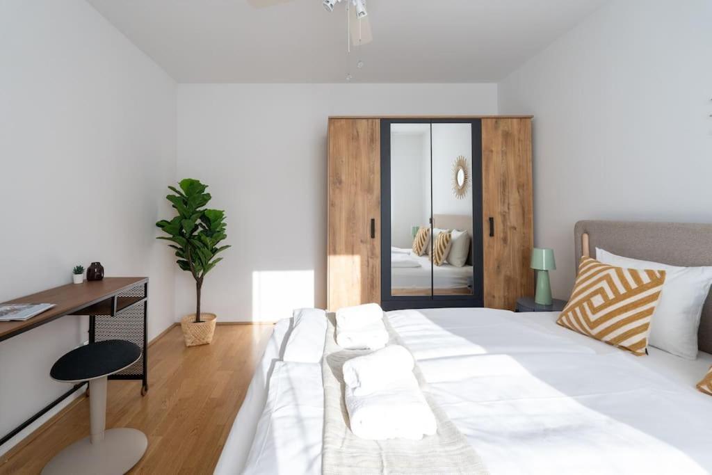 Hm • Sleek 1Br Home With Balcony Βιέννη Εξωτερικό φωτογραφία