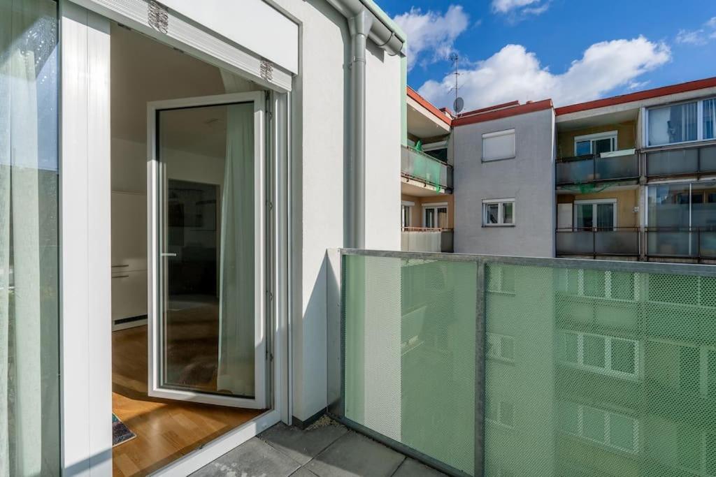Hm • Sleek 1Br Home With Balcony Βιέννη Εξωτερικό φωτογραφία