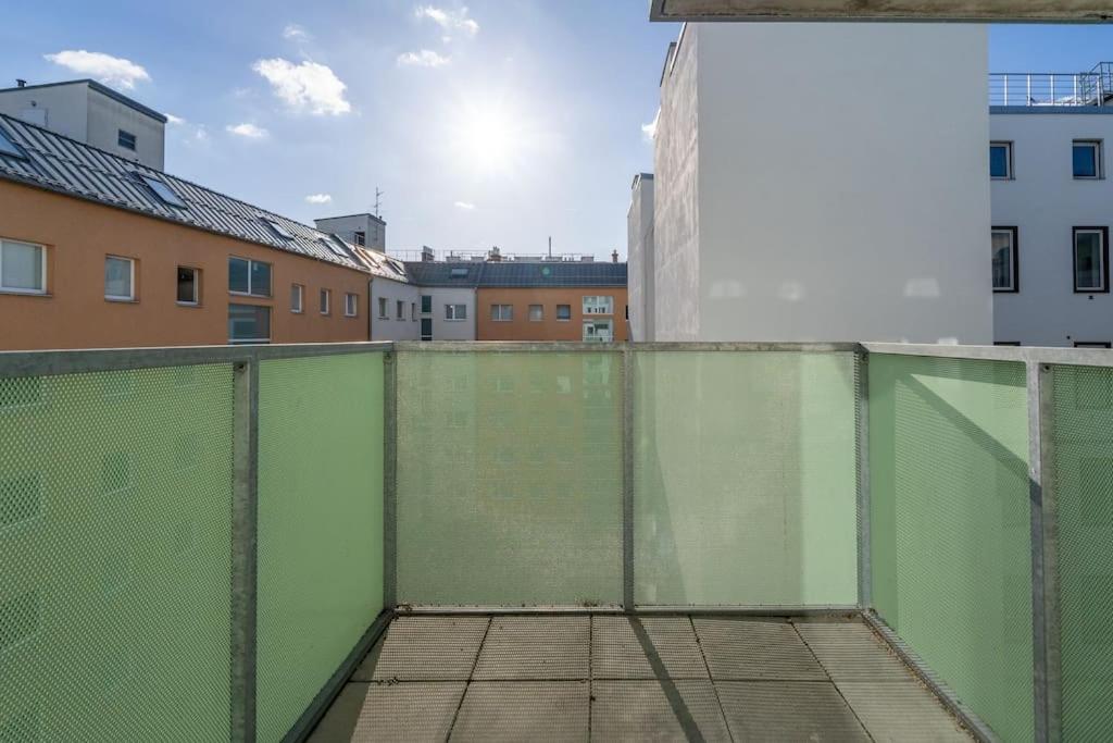 Hm • Sleek 1Br Home With Balcony Βιέννη Εξωτερικό φωτογραφία